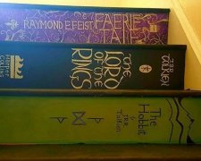 Жінка перетворила сходи на казкові книги