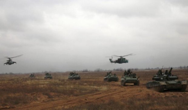 На земле и в небе: украинские военные проводят масштабные учения (фото)