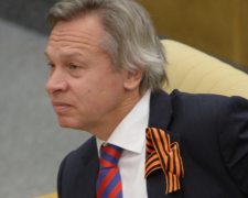 Кремлевский подпевала опозорился, пытаясь пошутить над Порошенко