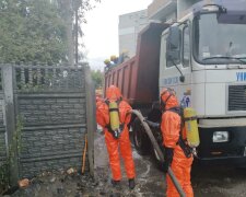 У Києві вловили моторошний запах в повітрі: лопнув балон з дивним вмістом, евакуація йде повним ходом