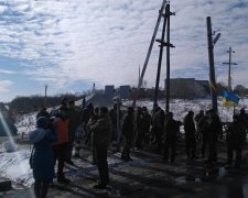 Блокадники повідомили про нових постраждалих