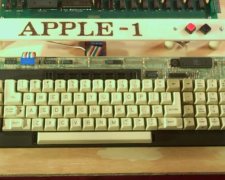 Американка викинула на смітник Apple 1 за $ 200 тис