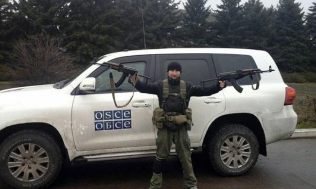Бойовики роз'їжджають по Донбасу на "липовій" машині ОБСЄ