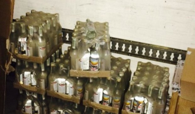 Налоговики нашли 4835 литров нелегального алкоголя у киевлянина (фото)