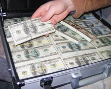 Шахраї у Києві привласнили 353 мільйони гривень