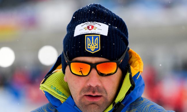 Збірна України з біатлону залишилася без тренера