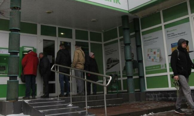 ПриватБанк снова лихорадит, клиентам не позавидуешь