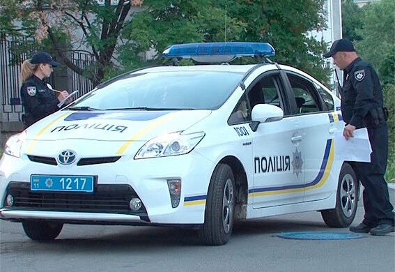 Устроила копам жесткий тест-драйв: днепрянка сделала себе "подарок" на День рождения, - погоны не оценили