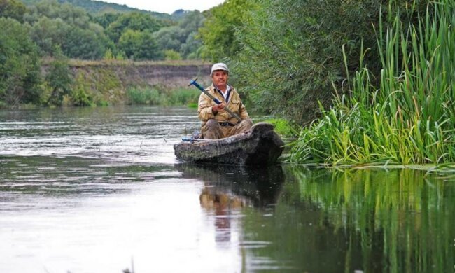 День рыбака в Украине 8 июля: лучшие поздравления в стихах и открытках