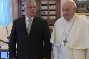 Папа Римский и Виктор Орбан, фото: скриншот из видео