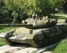 Росія озброюється надувними танками