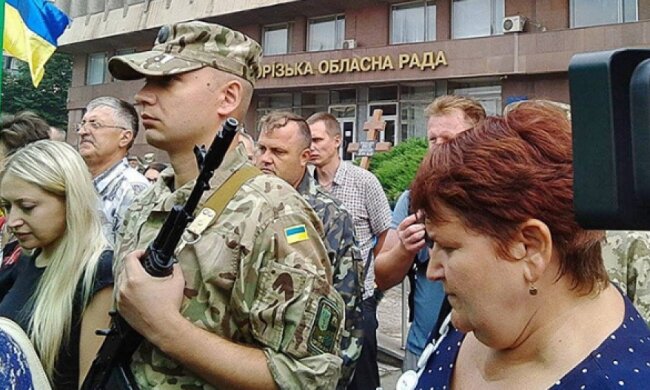 У Запоріжжі провели в останню путь бійця "Правого сектору" (фото)