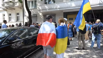 Польща: опитування про депортацію українських чоловіків