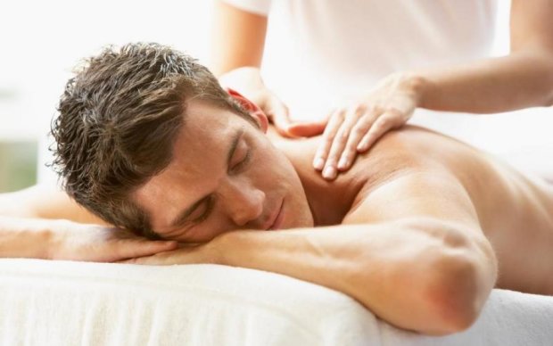 Болить спина: медики назвали 10 основних причин