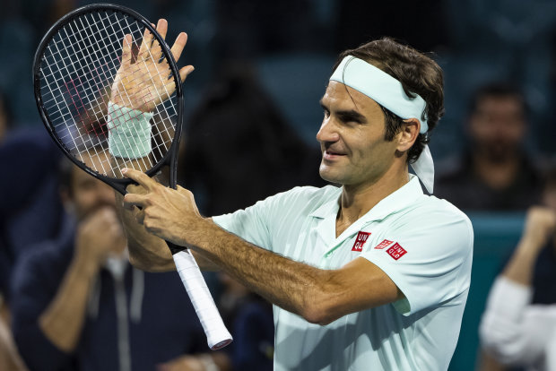 Федерер выиграл фантастический розыгрыш и приблизился к рекордному титулу: видео