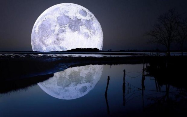Вибух Місяця: вчені пророкують можливий Апокаліпсис
