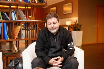 Совсем не похожа на Брежневу и Лолиту: Цекало впервые показал красавицу-жену