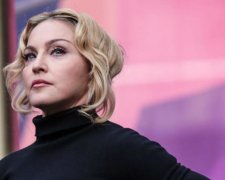 Пенсионерка Мадонна заманила под венец молодого манекенщика