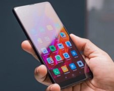 Xiaomi Mi Mix 3: в мережі спливла висувна "гідність" смартфона