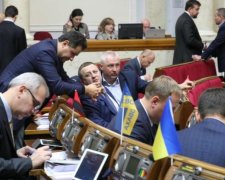 Без яхт, Мальдів і Rolex: реальна зарплата чесного чиновника