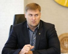 За Трояна идет торг: появились интересные факты по делу о "взятке"