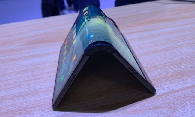 Затмили Apple и Samsung: китайцы показали первый в мире гибкий планшет