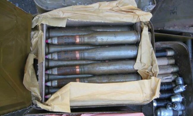 У Чернівцях затримали торгівців зброєю із зони АТО