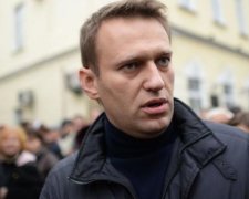 Навального замурували монтажною піною
