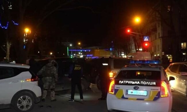 В Киеве громила с автоматом обстрелял Троещинский рынок, очевидцы застыли в ужасе