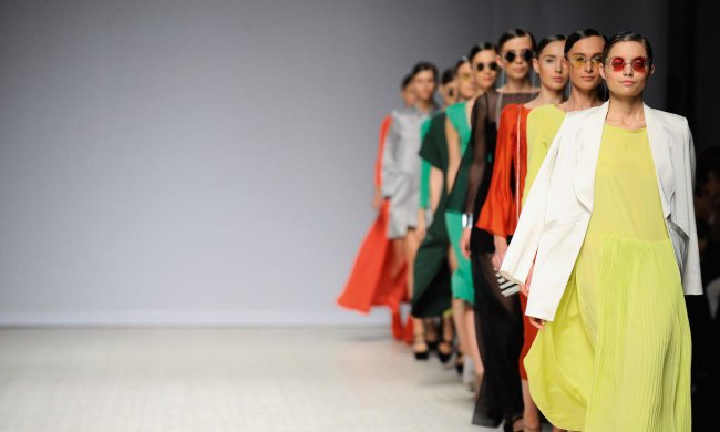 Ukrainian Fashion Week шокувала гостей: голі моделі в гуцульських убраннях, восьминоги і шкіряні сукні