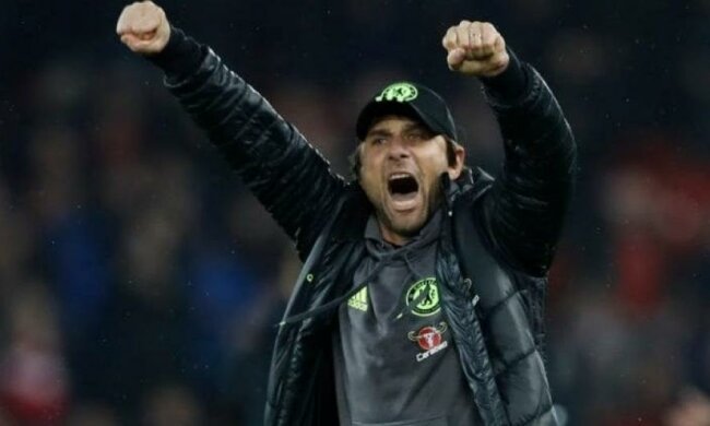 Тренер "Челсі" хотів виштовхнути свого помічника на поле (відео)