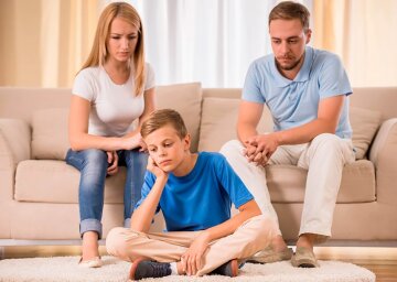 Батьки і дитина. Фото з відкритих джерел