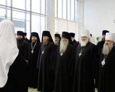 Московські попи пояснили популярність iPhone