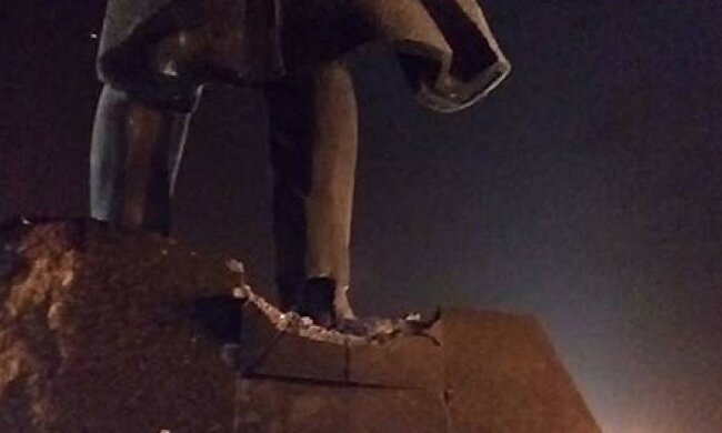 В оккупированном Донецке взорвали памятник Ленину (фото)