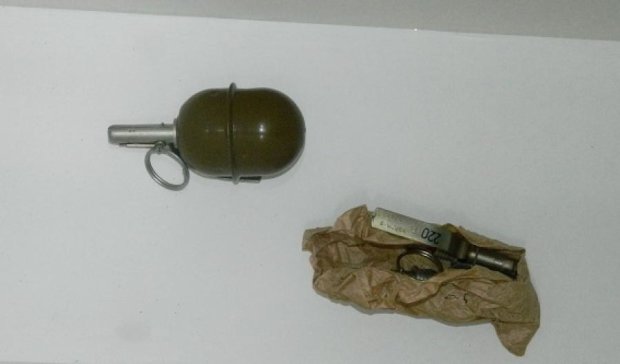 Житель Ялти зберігав арсенал зброї в київській квартирі (фото)