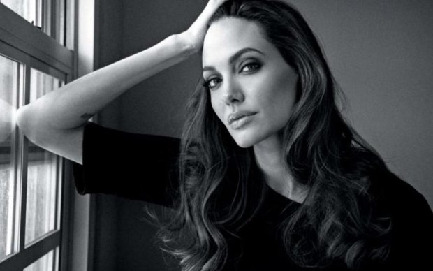 Найдена без сознания: Анджелину Джоли срочно госпитализировали