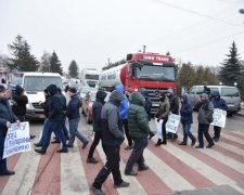 До Польщі тепер не потрапити: українці вийшли на протест