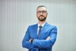 Украинский активист показал свое яйцо Януковичу и стал топ-менеджером Укрзализныци