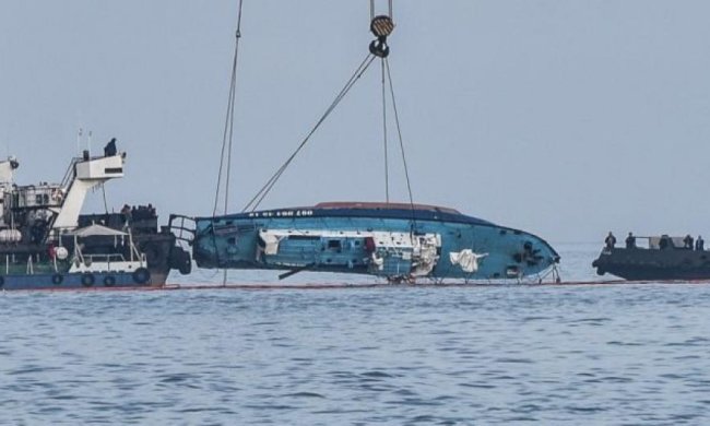 Пошуки тіл загиблих з затонулого катера "Іволга" тривають