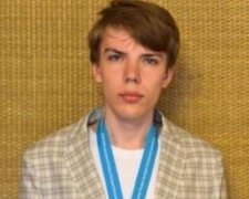 Українці другий тиждень прославляють російського школяра