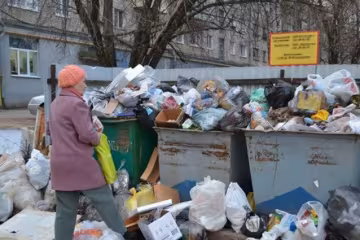 Коммунальщики Садового угодили в мусорный скандал, тонны львовского хлама "перекочевали" к соседям: "Глобальное свинство"