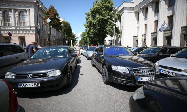 Розвалиться прямо на дорозі: стало відомо, які авто краще не купувати