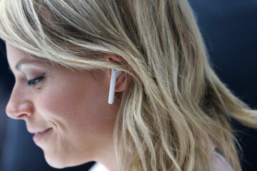 AirPods, gettyimages