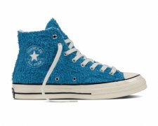 Converse створив пухнасті кеди на честь Великодня