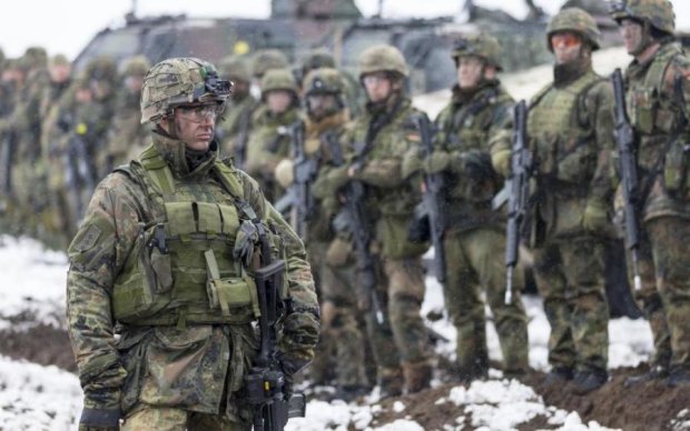 Путин открыл новый фронт в Европе, - НАТО