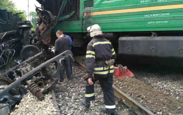 Пішки швидше: серйозна аварія паралізувала роботу залізниці 