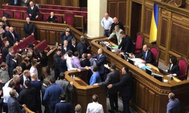 Политики спустили бюджет города на предвыборную лапшу