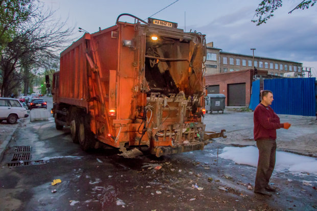 Киевлян заставят платить за мусор