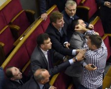 Своя війна: депутати влаштували криваву бійку у студії
