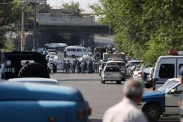 Восстание в Ереване: освобожден один из заложников